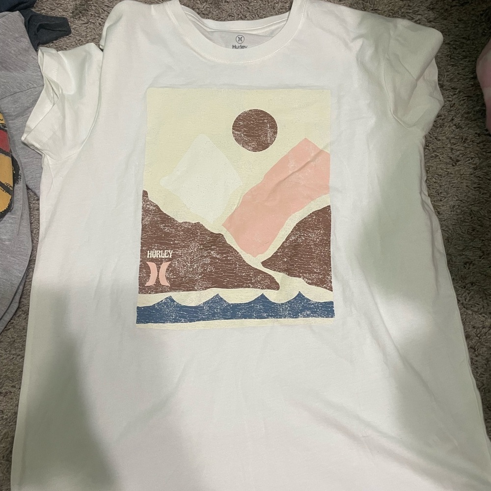 Hurley White Graphic Tee with Pink and Brown Design